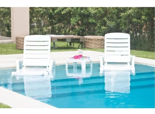 2 reposeras Garden Life Toronto blancas y mesa auxiliar Garden Life Puket